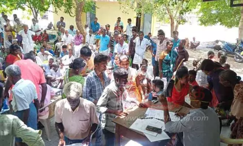 மாற்றுத்திறனாளிகளுக்கு அடையாள அட்டை வழங்கும் சிறப்பு முகாம்