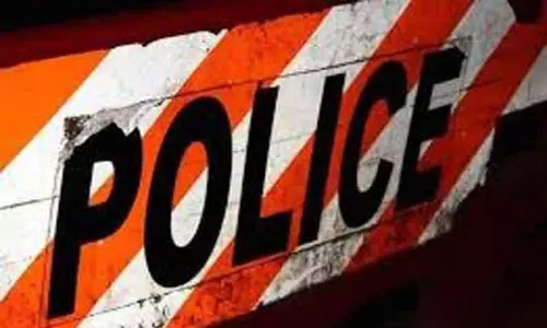 தப்பியோடிய 2 பேரை பிடிக்க தனிப்படை போலீசார் தூத்துக்குடி விரைவு