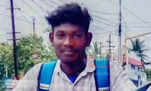 மோட்டார் சைக்கிளில் சென்றபோது பள்ளத்தில் விழுந்த பட்டதாரி வாலிபர் சாவு