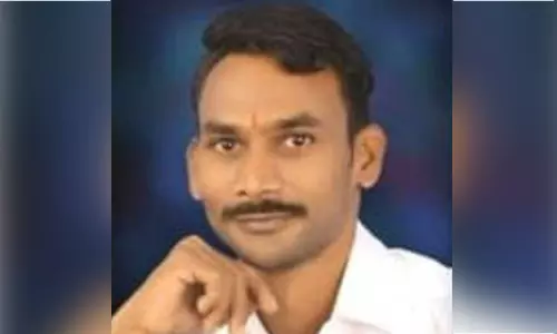 மாதம் ரூ.50 ஆயிரம் சம்பாதித்தும் திருமணத்திற்கு பெண் கிடைக்காமல் வாலிபர் பரிதவிப்பு; வரன் தேடி தரும்படி அரசுக்கு கோரிக்கை மாதம் ரூ.50 ஆயிரம் சம்பாதித்தும் திருமணத்திற்கு பெண் கிடைக்காமல் வாலிபர் பரிதவிப்பு; வரன் தேடி தரும்படி அரசுக்கு கோரிக்கை