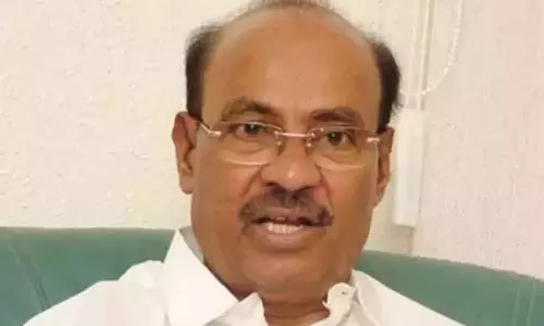 சாலை வசதி இல்லாததால் இறந்தவர்களின் உடலை நடந்தே சுமந்து செல்லும் நிகழ்வுகள் தமிழகத்திற்கு பெரும் அவமானம் - ராமதாஸ் சாலை வசதி இல்லாததால் இறந்தவர்களின் உடலை நடந்தே சுமந்து செல்லும் நிகழ்வுகள் தமிழகத்திற்கு பெரும் அவமானம் - ராமதாஸ்