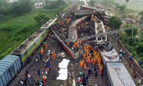 ஒடிசா ரெயில் விபத்து - பலி எண்ணிக்கை 290 ஆக உயர்வு...!