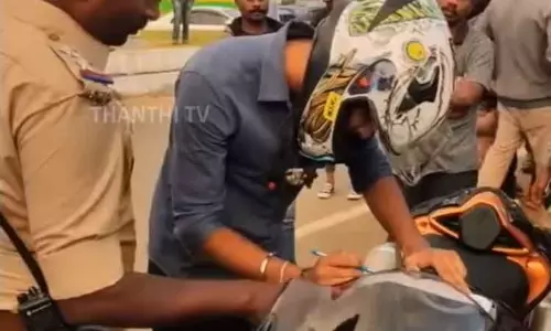 பைக்கில் அதிவேகமாக சென்ற டி.டி.எஃப். வாசன் - அபராதம் விதித்த போலீசார்