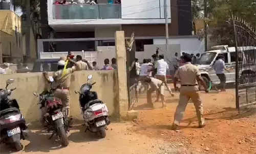 நடிகை சுமலதா மகனின் திருமண விருந்து நிகழ்ச்சியில் போலீஸ் தடியடி