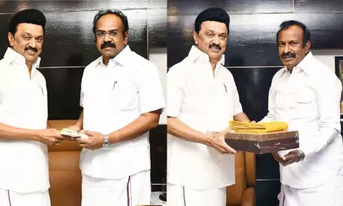 முதல் அமைச்சர் மு.க.ஸ்டாலினை சந்தித்து வாழ்த்து பெற்ற தங்கம் தென்னரசு, முத்துசாமி..!