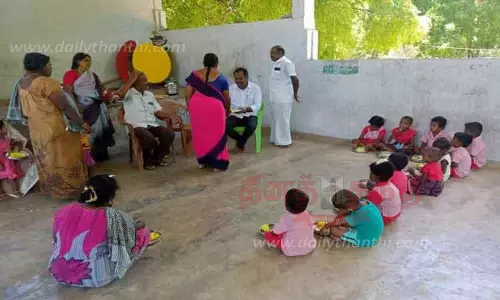 அங்கன்வாடியில் பேரூராட்சி தலைவர் ஆய்வு