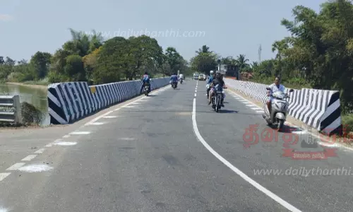 கோரையாறு பாலம் சாலையில் வேகத்தடை அமைக்கப்படுமா?