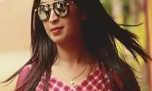 வாலிபரிடம் ரூ.8 லட்சம் மோசடி; கன்னட துணை நடிகை உஷா ரவிசங்கர் கைது