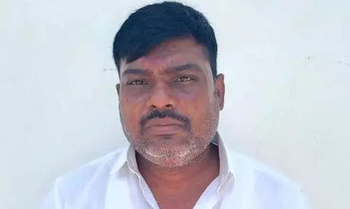 உளுந்தூர்பேட்டை அருகே அரசு வேலை வாங்கி தருவதாக ரூ.91¾ லட்சம் மோசடி - 2 பேர் கைது உளுந்தூர்பேட்டை அருகே அரசு வேலை வாங்கி தருவதாக ரூ.91¾ லட்சம் மோசடி - 2 பேர் கைது