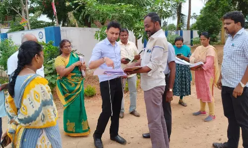 அரசு பள்ளியில் துணை கலெக்டர் ஆய்வு