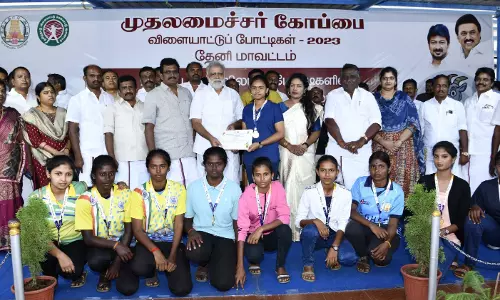 செந்தில் பாலாஜியை கைது செய்தது அரசியல் பழிவாங்கும் நடவடிக்கை; அமைச்சர் இ.பெரியசாமி பேட்டி செந்தில் பாலாஜியை கைது செய்தது அரசியல் பழிவாங்கும் நடவடிக்கை; அமைச்சர் இ.பெரியசாமி பேட்டி