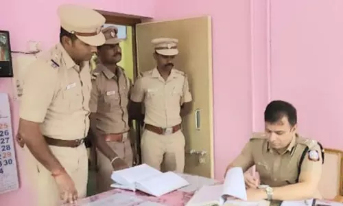 சமூகவிரோதிகளிடம் தொடர்பு வைத்திருந்தால் மிகக்கடுமையான நடவடிக்கை - போலீசாருக்கு டி.ஐ.ஜி. ஜியாவுல்ஹக் எச்சரிக்கை சமூகவிரோதிகளிடம் தொடர்பு வைத்திருந்தால் மிகக்கடுமையான நடவடிக்கை - போலீசாருக்கு டி.ஐ.ஜி. ஜியாவுல்ஹக் எச்சரிக்கை