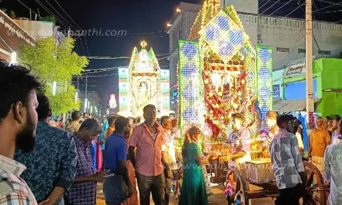 கமுதி புனித அந்தோணியார் ஆலய தேர்பவனி கமுதி புனித அந்தோணியார் ஆலய தேர்பவனி