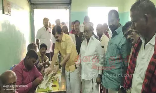 நெல்லை டவுனில்  அன்னதானம்