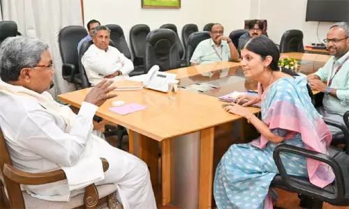 மத்திய அரசு அரிசி தர மறுப்பு; தெலுங்கானா உள்ளிட்ட மாநிலங்களின் முதல்-மந்திரிகளுடன் சித்தராமையா பேச்சு மத்திய அரசு அரிசி தர மறுப்பு; தெலுங்கானா உள்ளிட்ட மாநிலங்களின் முதல்-மந்திரிகளுடன் சித்தராமையா பேச்சு