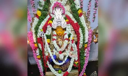 அம்மன் கோவில்களில் சிறப்பு பூஜை அம்மன் கோவில்களில் சிறப்பு பூஜை