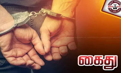 பல்வேறு வழக்குகளில் தேடப்பட்ட பிரபல ரவுடி துப்பாக்கி முனையில் கைது