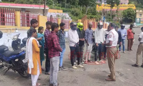 சுற்றுலா வாகன ஓட்டிகளுக்கு விழிப்புணர்வு சுற்றுலா வாகன ஓட்டிகளுக்கு விழிப்புணர்வு