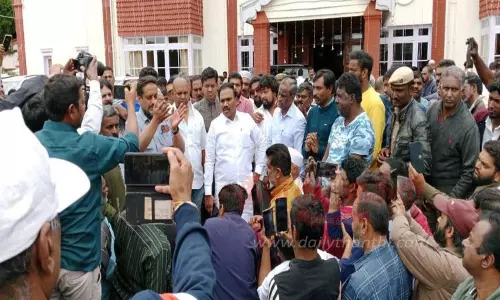 புதிய கடைகள் ஒதுக்கீட்டில் வியாபாரிகளுக்கு முன்னுரிமை