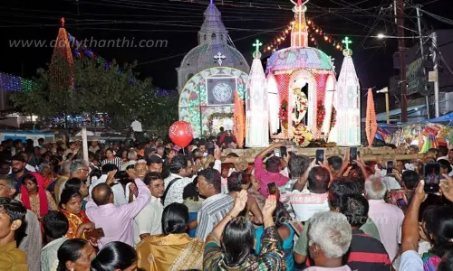 கோவை புலியகுளம் அந்தோணியார் ஆலய தேர்பவனி