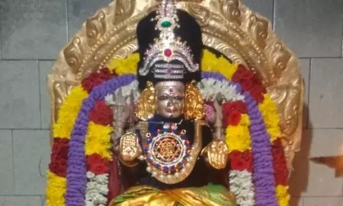 அங்காளபரமேஸ்வரி அம்மன் கோவிலில் ஊஞ்சல் உற்சவம் அங்காளபரமேஸ்வரி அம்மன் கோவிலில் ஊஞ்சல் உற்சவம்