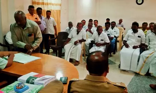 கோவில் திருவிழா நடத்துவது குறித்து சமாதான கூட்டம்