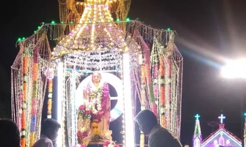 திருஇருதய ஆண்டவர் ஆலய தேர்பவனி திருஇருதய ஆண்டவர் ஆலய தேர்பவனி