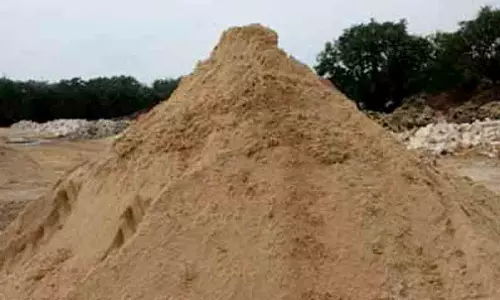 மணல் கடத்தியவர் கைது