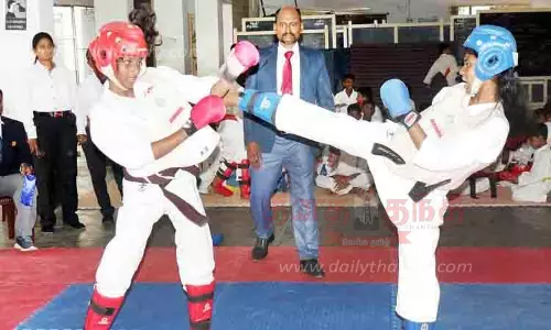 மாவட்ட அளவிலான கராத்தே போட்டி மாவட்ட அளவிலான கராத்தே போட்டி