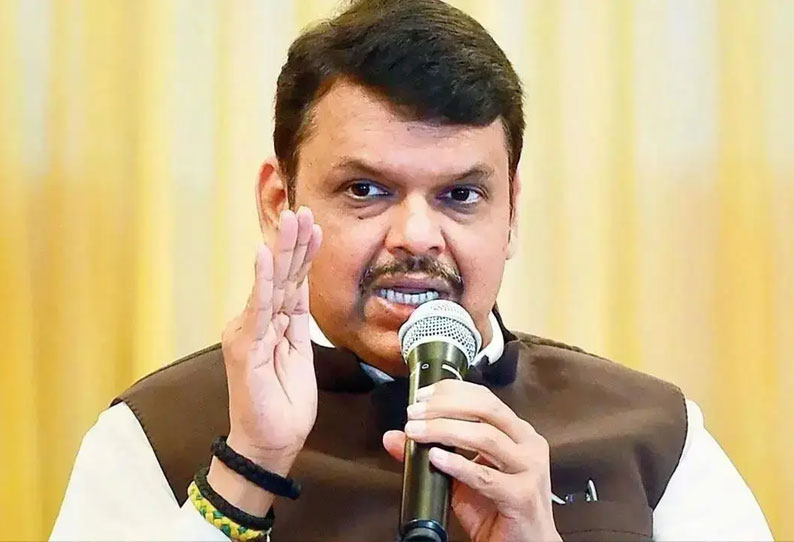 இந்தியாவில் உள்ள முஸ்லிம்கள் அவுரங்கசீப்பின் சந்ததிகள் அல்ல; பட்னாவிஸ் பரபரப்பு பேச்சு