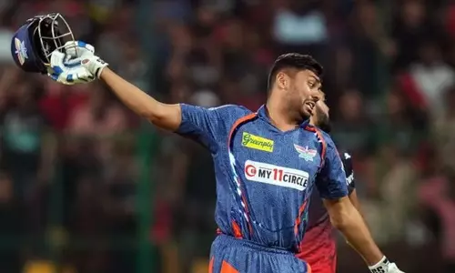 ஆர்சிபி அணிக்கு எதிராக ஹெல்மட்டை தூக்கி எறிந்து வெற்றி கொண்டாட்டம்...ஜெயிச்ச சந்தோஷத்துல அப்படி பண்ணிட்டேன் - மனம் திறந்த அவேஷ் கான்