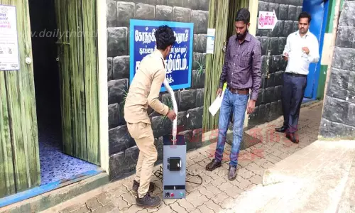 கழிப்பிடங்களில் நாப்கின் எரிக்க எந்திரம்