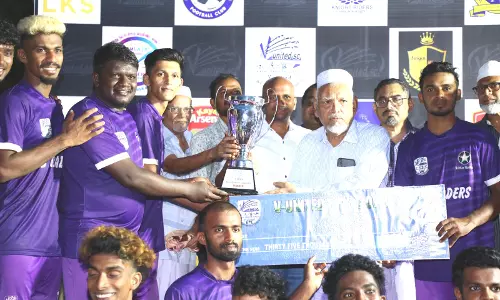 காயல்பட்டினத்தில் பிரீமியர் லீக் கால்பந்து  போட்டி பரிசளிப்பு விழா