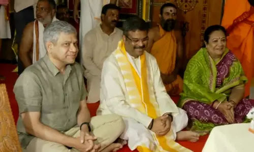 ஒடிசா பூரி ஜெகன்னாதர் கோவில் தேரோட்டம்; மத்திய மந்திரிகள் பங்கேற்பு