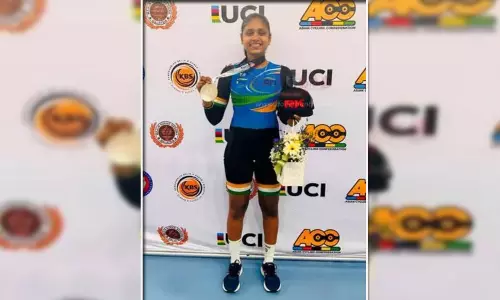 கோவை வீராங்கனை தன்யதா வெள்ளிப்பதக்கம் வென்றார்