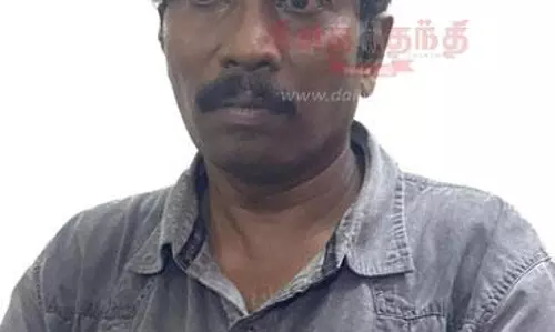 கைதான ஆயுர்வேத டாக்டர் வீட்டில் துப்பாக்கி- கள்ள நோட்டுகள் பறிமுதல்