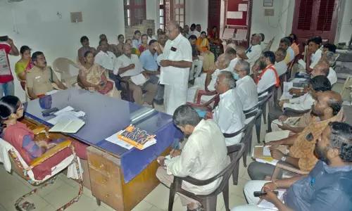 விதிமுறைகளை மீறி விவசாய நிலங்களை வீட்டுமனைகளாக மாற்ற அனுமதி