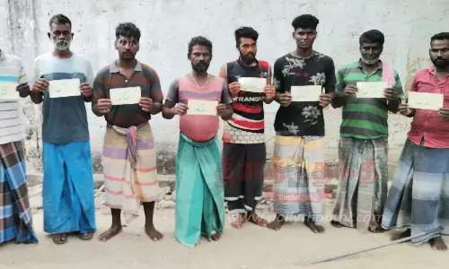 ராமேசுவரம் மீனவர்கள் 9 பேரை இலங்கை கடற்படை சிறைபிடித்தது