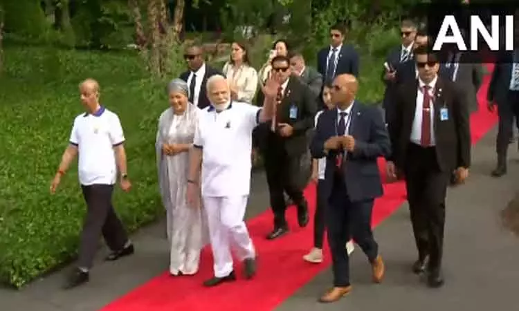 நியூயார்க்கில் உள்ள ஐ.நா. தலைமையகத்திற்கு பிரதமர் மோடி வருகை நியூயார்க்கில் உள்ள ஐ.நா. தலைமையகத்திற்கு பிரதமர் மோடி வருகை