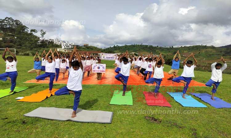 Perayaan Hari Yoga di Nilgiris Perayaan Hari Yoga di Nilgiris