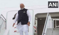 நியூயார்க்கில் இருந்து விமானம் மூலம் வாஷிங்டன் புறப்பட்டார் பிரதமர் மோடி நியூயார்க்கில் இருந்து விமானம் மூலம் வாஷிங்டன் புறப்பட்டார் பிரதமர் மோடி