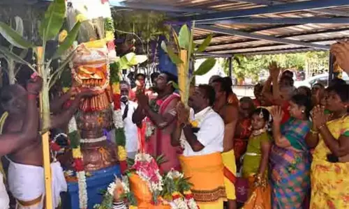காளியம்மன் கோவில் பூச்சொரிதல் விழா கொடியேற்றம்