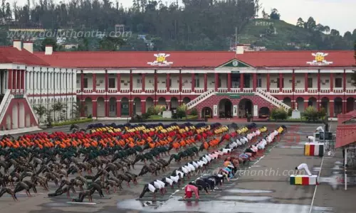 ராணுவ வீரர்கள் யோகா பயிற்சி