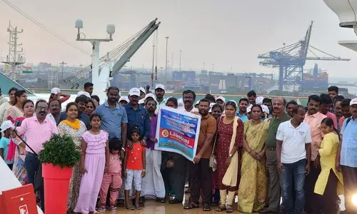 தூத்துக்குடி கே.சின்னத்துரை அன்கோ சார்பில் 100 வாடிக்கையாளர்கள் கப்பலில் இன்ப சுற்றுலா