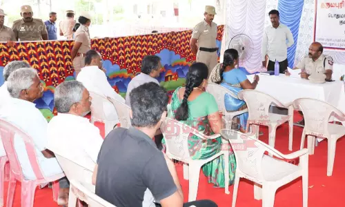 தர்மபுரியில் போலீசார் சார்பில் பொதுமக்கள் குறைதீர்க்கும் முகாம் - 115 மனுக்களுக்கு உடனடி தீர்வு
