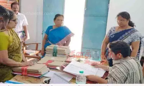 திருப்புவனம்   யூனியன் அலுவலகத்தில் கலெக்டர் ஆய்வு