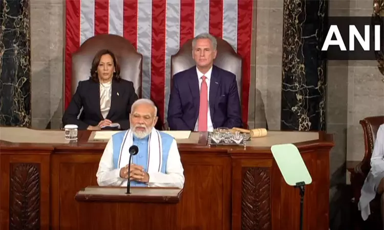 வேறுபாடுகளை களைந்து நாட்டுக்காக ஒன்றிணைகிறோம் - அமெரிக்க நாடாளுமன்றத்தில் பிரதமர் மோடி உரை வேறுபாடுகளை களைந்து நாட்டுக்காக ஒன்றிணைகிறோம் - அமெரிக்க நாடாளுமன்றத்தில் பிரதமர் மோடி உரை