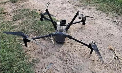 இந்திய எல்லைக்குள் அத்துமீறி நுழைந்த பாகிஸ்தான் டிரோன் சுட்டு வீழ்த்தப்பட்டது