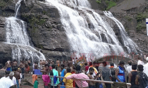 குற்றால அருவிகளில் சுற்றுலா பயணிகள் குளிக்க அனுமதி