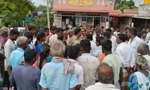 பொதுமக்கள் திடீர் சாலை மறியல் பொதுமக்கள் திடீர் சாலை மறியல்